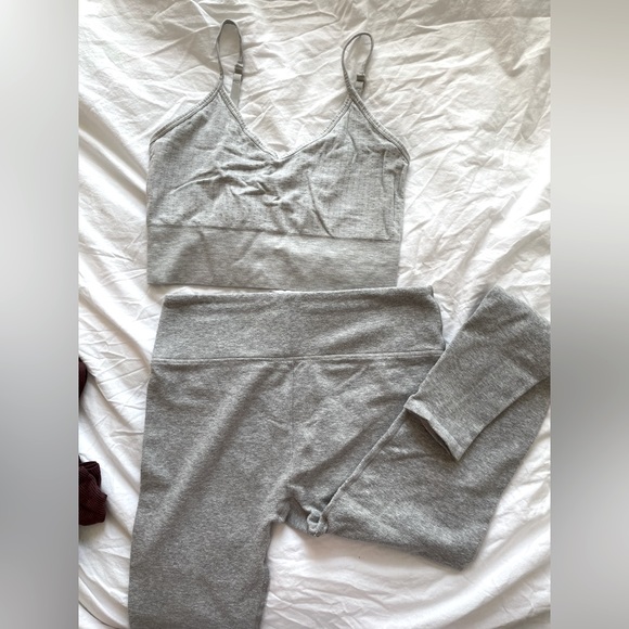 Fabletics matching lounge set - Picture 1 of 3